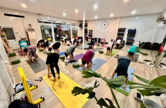 [🆕🇻🇳] 180 YOGA – Yoga cho người mới bắt đầu 🧘 Top1Yoga 🧘  “Luyện tập là đưa cơ thể vào trạng thái bất an toàn nhưng có kiểm soát”. Không có một chút áp lực, không đủ để chạm đến những điều bạn mong muốn.Cơ bắp , shares-2✔️ , likes-12❤️️ , date-2023-11-20 02:16:56🇻🇳🇻🇳🇻🇳📰🆕