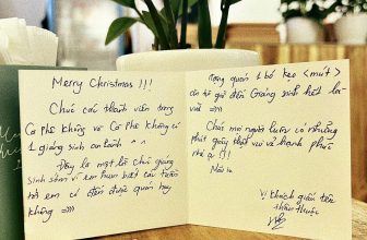 [☕️🇻🇳] Cà Phê Không 🥤 Top1Coffee ☕️ Cảm ơn món quà  sớm của 1 vị khách giấu tên dành cho CPK  ( người cầm quà trong ảnh thì mọi người đến quán quen rồi đều biết là  , shares-1✔️ , likes-15❤️️ , date-2023-12-01 08:41:00🇻🇳🇻🇳🇻🇳📰🆕