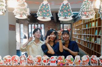 [☕️🇻🇳] Nhã Nam Books N’ Coffee 🥤 Top1Coffee ☕️ Với chúng mình, Giáng sinh là một mùa đẹp.Mùa mà mọi thứ đầy màu sắc và những ánh đèn lấp lánh được trang trí khắp hiệu sách, , shares-2✔️ , likes-57❤️️ , date-2023-12-15 08:36:19🇻🇳🇻🇳🇻🇳📰🆕