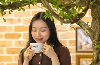 [☕️🇻🇳] DoveZi Coffee 🥤 Top1Coffee ☕️ Đây cả mùa xuân đương trước ngõ
Cỏ cây hoa lá cùng khoe sắc
Kìa nàng thục nữ khoe tà áo
Đôi má hồng lên, nhuyễn miệng cười
# , shares-1✔️ , likes-43❤️️ , date-2024-01-06 01:57:42🇻🇳🇻🇳🇻🇳📰🆕