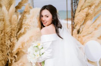 [🆕🇻🇳] The Nella👕 Top1Fashion 👗  𝗙𝗲𝗲𝗱𝗯𝗮𝗰𝗸 𝗙𝗿𝗼𝗺 𝗢𝘂𝗿 𝗠𝘂𝘀𝗲
Her x THE NELLA | 𝑌𝑒𝑙𝑙𝑎 𝐷𝑟𝑒𝑠𝑠Nàng dâu khoe nét đẹp thanh lịch, sang trọng trong thiết kế YELLA DRESS. Ánh mắt tràn ngập cảm xúc, n , shares-1✔️ , likes-10❤️️ , date-2024-01-12 12:30:59🇻🇳🇻🇳🇻🇳📰🆕