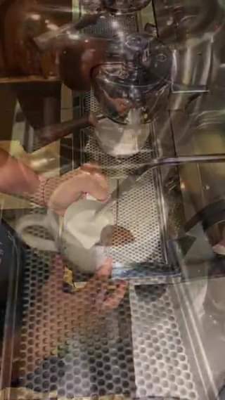 [☕️🇻🇳] Tungbook Coffee Hà Nội 🥤 Top1Coffee ☕️ Loa kèn mấy độ đông về
 Để cho ai đó đi về nhớ thêm
 Đông đà gió lạnh bên thềm
 Bạn ơi ghé chốn êm đềm, nhớ nhau… 
 P/s: Có ph , shares-1✔️ , likes-21❤️️ , date-2018-11-09 19:48:19🇻🇳🇻🇳🇻🇳📰🆕