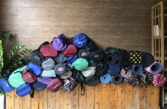 [🆕🇻🇳] 180 YOGA – Yoga cho người mới bắt đầu 🧘 Top1Yoga 🧘 THẢM MIỄN PHÍ!  Hiện bên phòng còn 1 số thảm đã lâu ko có người nhận, nên em xin tặng mọi người có nhu cầu sử dụng ạ. Mọi người lấy thì ghé phòng 180 Yoga  , shares-2✔️ , likes-5❤️️ , date-2024-01-18 03:37:22🇻🇳🇻🇳🇻🇳📰🆕