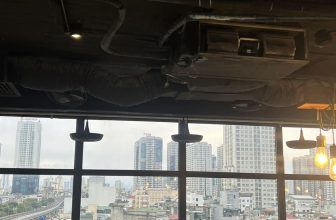 [☕️🇻🇳] Sam Rooftop Coffee – Nguyễn Trãi 🥤 Top1Coffee ☕️ Ngoài trời dù bão giông rét mướt, nhưng ở tiệm nhà Sam ấm áp lắm nha
Quả view triệu đô của tui là đây …
Mời các bạn ghé Sam ch , shares-0✔️ , likes-9❤️️ , date-2024-01-22 13:52:00🇻🇳🇻🇳🇻🇳📰🆕