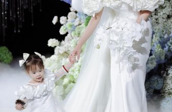 [🆕🇻🇳] Lecia Bridal & Lecia Ready-to-Wear – LECIA Kids 😎❤️️⭐️ 𝐇𝐚̃𝐲 𝐜𝐡𝐨 𝐤𝐡𝐨𝐚̉𝐧𝐡 𝐤𝐡𝐚̆́𝐜 𝐟𝐢𝐫𝐬𝐭-𝐥𝐨𝐨𝐤 𝐭𝐡𝐞̂𝐦 𝐭𝐫𝐨̣𝐧 𝐯𝐞̣𝐧LECIA Kids tự hào khi được đồng hành cùng Ms Ngọc Phạm và bé Sora Minh Châu trong khoảnh khắc trọng đ , shares-0✔️ , likes-14❤️️ , date-2024-01-29 11:10:03🇻🇳🇻🇳🇻🇳📰🆕