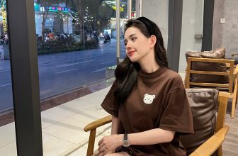[🆕🇻🇳] Anna Do – CHUYÊN BỘ TT CAO CẤP 👕 Top1Fashion 👗  Runh ngay 2 màu mặc ở nhà cho mát các bà ơiiii. Zá 2xx thui bằng đúng cái áo phông, mà chất siu siu đẹp
Hai màu : nâu , ghi
Freesz nha mấy bà
, shares-0✔️ , likes-0❤️️ , date-2024-05-15 09:51:43🇻🇳🇻🇳🇻🇳📰🆕