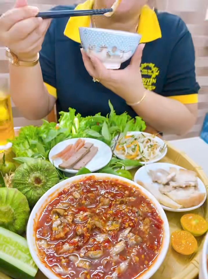 [🆕🇻🇳] Mắm Huế Chính Hiệu RI Nguyễn 🍔 Top1Food 🍜 “Tinh hoa biển cả, hương vị đích thực từ xứ Huế!
Mắm cá rò Huế – Sản phẩm không chỉ là thực phẩm, mà còn là hương vị của một truyền thống, một văn hóa ẩm t , shares-1✔️ , likes-71❤️️ , date-2024-04-27 09:54:04🇻🇳🇻🇳🇻🇳📰🆕