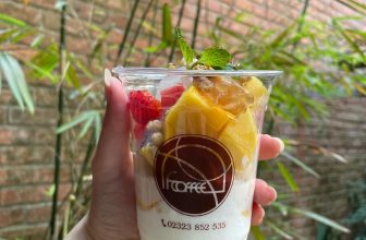 [☕️🇻🇳] Fcoffee 🥤 Top1Coffee ☕️ Nắng nóng khách iu ngồi yên còn lại để em lo, menu giải nhiệt chiều nay: Trái cây dầm full topping hot hit 35K
Sinh tố sữa chua , shares-1✔️ , likes-6❤️️ , date-2024-04-02 06:51:30🇻🇳🇻🇳🇻🇳📰🆕