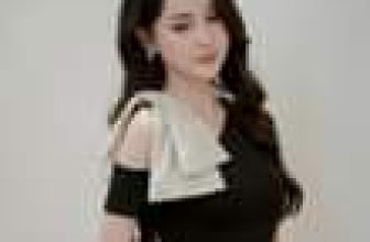 [🆕🇻🇳] CurvyQ – THỜI TRANG NỮ THIẾT KẾ 👕 Top1Fashion 👗   Bling bling cùng em áo hot hit nơ kim sa nhà CurvyQ  Tưởng đơn giản nhưng vẫn nổi bật và thu hút mọi ánh nhìn với vẻ đẹp tiểu thư sang chảnh. Chất liệu co , shares-5✔️ , likes-185❤️️ , date-2024-03-19 03:22:48🇻🇳🇻🇳🇻🇳📰🆕