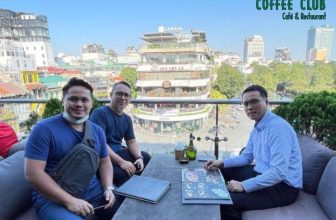 [☕️🇻🇳] Coffee Club 🥤 Top1Coffee ☕️ Đón tháng 4 với bầu trời đầy nắng
Với không gian thoáng đãng, ngập tràn cây xanh cùng chiếc ‘view’ bao trọn Hồ Gươm có 1-0-2 sẽ  , shares-0✔️ , likes-16❤️️ , date-2024-04-02 06:19:16🇻🇳🇻🇳🇻🇳📰🆕