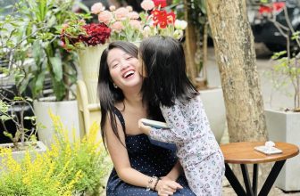 [☕️🇻🇳] Charm Coffee 🥤 Top1Coffee ☕️ Có những thứ tưởng chừng như đơn giản
Mà bạc tiền muôn vạn chẳng thể mua…
Charm Coffee : ngõ 20 Láng Hạ, Đống Đa,HN
Openi , shares-0✔️ , likes-24❤️️ , date-2024-03-30 11:13:10🇻🇳🇻🇳🇻🇳📰🆕