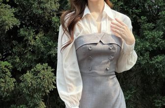 [🆕🇻🇳] FERYA – “Style is way to say who you are without having to speak” 👕 Top1Fashion 👗  𝐒𝐎𝐅𝐈𝐀 𝐃𝐑𝐄𝐒𝐒 | 𝑆𝑖𝑚𝑝𝑙𝑖𝑐𝑖𝑡𝑦 𝑖𝑠 𝑡ℎ𝑒 𝑘𝑒𝑦𝑛𝑜𝑡𝑒 𝑜𝑓 𝑎𝑙𝑙 𝑡𝑟𝑢𝑒 𝑒𝑙𝑒𝑔𝑎𝑛𝑐𝑒Gợi ý một office look thanh lịch nhưng vẫn rất thời trang cho các quý cô công sở, SOFIA DRESS , shares-17✔️ , likes-116❤️️ , date-2024-04-10 10:14:48🇻🇳🇻🇳🇻🇳📰🆕