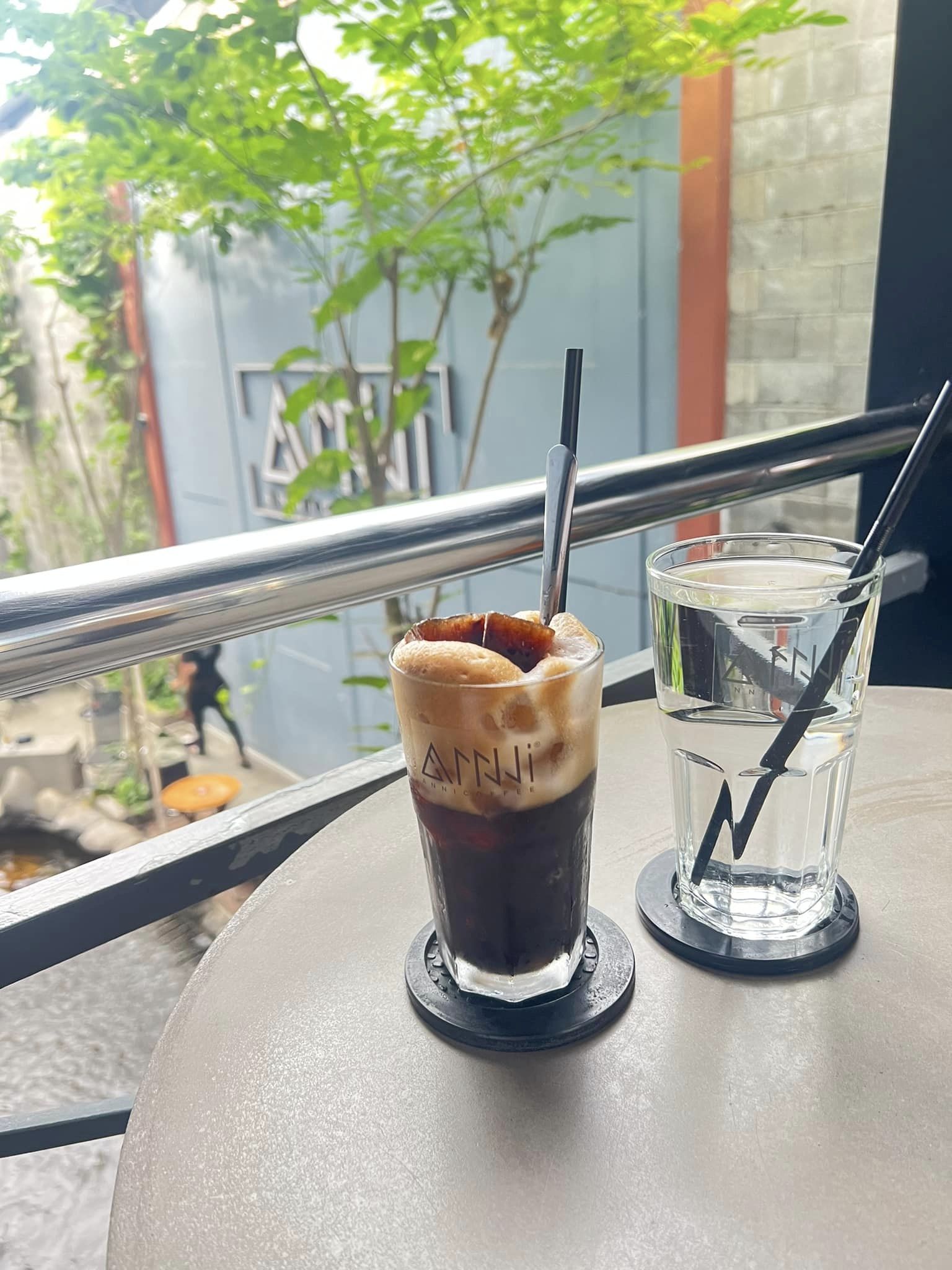 [☕️🇻🇳] Anni Coffee Cà Mau  🥤 Top1Coffee ☕️ Sáng thứ 2, đầu tháng, order 1 lượt 2 ly cà phê, để thật tỉnh táo khi lại gần mấy đứa bạn mới được. 
 , shares-0✔️ , likes-12❤️️ , date-2024-04-01 00:54:12🇻🇳🇻🇳🇻🇳📰🆕
