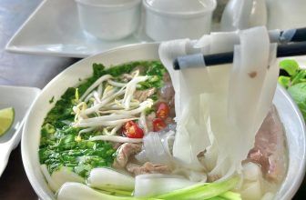 [☕️🇻🇳] Newland Coffee 🥤 Top1Coffee ☕️ “𝑷𝑯𝑶̛̉ 𝑻𝑯𝑨́𝑰 𝑻𝑨𝒀” – 𝑁𝑎𝑦 đ𝑎̃ 𝑐𝑜́ 𝑡𝑎̣𝑖 𝑁𝑒𝑤𝑙𝑎𝑛𝑑Bánh phở tươi được chế biến và thái thủ công sẽ tạo nên những sợi phở bản to. Sợi  , shares-1✔️ , likes-12❤️️ , date-2024-04-05 03:07:19🇻🇳🇻🇳🇻🇳📰🆕