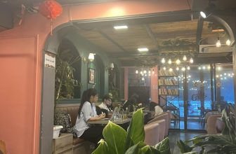 [☕️🇻🇳] PINK Cafe 37 Nguyễn Văn Huyên 🥤 Top1Coffee ☕️ Mùa hè này lên đâu học tập, làm việc mát mẻ và yên tĩnh nhỉ
Hãy đến với Pink Cafe – tầng 8/37 Nguyễn Văn Huyên với không gian yê , shares-0✔️ , likes-14❤️️ , date-2024-04-19 10:13:41🇻🇳🇻🇳🇻🇳📰🆕