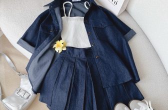 [🆕🇻🇳] 22.Ly Store – Thiết kế váy suông đẹp nhất 👕 Top1Fashion 👗  SET 3 MÓN: SƠ MI JEAN + ÁO 2S CROP TRẮNG + CV XẾP LY
Màu iu phết ạ.. tông màu dịu nhẹ, tây này mặc lên xinh xỉu.. chiếc sét quá xịn nè.
Còn SIZE S
, shares-0✔️ , likes-0❤️️ , date-2024-05-14 03:49:37🇻🇳🇻🇳🇻🇳📰🆕
