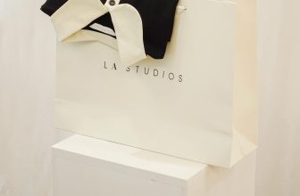 [🆕🇻🇳] 𝐋𝐀 𝐒𝐓𝐔𝐃𝐈𝐎𝐒 👕 Top1Fashion 👗  𝐇𝐨𝐭 𝐢𝐭𝐞𝐦 thuộc về 𝐀𝐧𝐧𝐞 𝐏𝐨𝐥𝐨 phiên bản màu đen phối cổ kem beSau 2 ngày ra mắt 𝐁𝐒𝐓 “𝐒𝐮𝐧𝐝𝐚𝐲 𝐌𝐨𝐫𝐧𝐢𝐧𝐠”, số lượng Anne Polo còn rất hạn chế tại store cho phố , shares-2✔️ , likes-26❤️️ , date-2024-05-15 13:10:57🇻🇳🇻🇳🇻🇳📰🆕