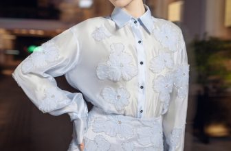 [🆕🇻🇳] 21Six – ME & MY STYLE 👕 Top1Fashion 👗  𝐅𝐞𝐥𝐢𝐜𝐢𝐚 𝐬𝐡𝐢𝐫𝐭 & 𝐍𝐞𝐚𝐥𝐚 𝐬𝐤𝐢𝐫𝐭 | Mặc đẹp ngày giao mùa với những thiết kế thời thượng, đính kết tinh tếThiết kế áo sơ mi Felicia chất liệu tơ óng mềm mại, n , shares-1✔️ , likes-29❤️️ , date-2024-04-17 04:43:37🇻🇳🇻🇳🇻🇳📰🆕