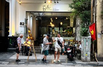 [☕️🇻🇳] GẤU Coffee – Bakery 🥤 Top1Coffee ☕️ when you are searching for peace, search the depths of your soul
khi bạn đang tìm kiếm sự bình yên, hãy tìm đến sâu thẳm trong  , shares-0✔️ , likes-69❤️️ , date-2024-04-13 14:43:30🇻🇳🇻🇳🇻🇳📰🆕