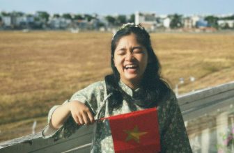 [☕️🇻🇳] Phen’s Coffee 🥤 Top1Coffee ☕️ Bộ bạn mắc cười lắm hả?    𝐓𝐡𝐮𝐞̂ 𝐚́𝐨 𝐝𝐚̀𝐢 𝐧𝐡𝐚̀ 𝐏𝐡𝐞𝐧 𝟑𝟎𝐤/𝟏 𝐛𝐨̣̂ (𝐟𝐮𝐥𝐥 𝐩𝐡𝐮̣ 𝐤𝐢𝐞̣̂𝐧) 𝐥𝐮𝐨̂𝐧 𝐚̣   Ghé Nhà Phen nha
——Phen’s Coffee – , shares-0✔️ , likes-9❤️️ , date-2024-04-30 09:12:08🇻🇳🇻🇳🇻🇳📰🆕