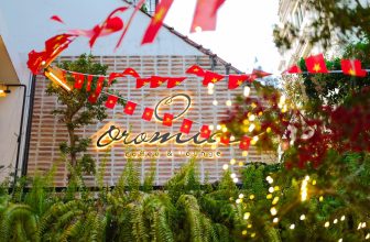 [☕️🇻🇳] Oromia Coffee – Lounge🥤 Top1Coffee ☕️ Oromia mở xuyên Lễ
Chiếc quán mới sửa sang, trang hoàng đôi chút để lễ mọi người có thêm một không gian xanh tươi ghé chơi nè,  , shares-6✔️ , likes-306❤️️ , date-2024-04-27 14:13:45🇻🇳🇻🇳🇻🇳📰🆕