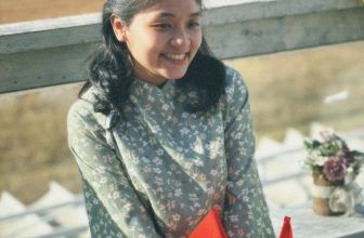 [☕️🇻🇳] Phen’s Coffee 🥤 Top1Coffee ☕️ Em chọn sự an yên với nụ cười nàyLễ này nghỉ dài, đi cà phê 1 hôm vừa relax vừa chụp hình nhé các yêu thương ơi
𝐓𝐡𝐮𝐞̂ 𝐚́𝐨  , shares-1✔️ , likes-27❤️️ , date-2024-04-29 03:00:21🇻🇳🇻🇳🇻🇳📰🆕