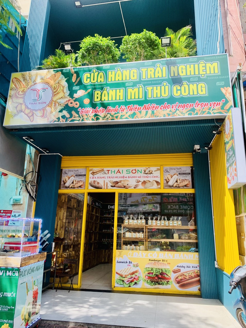 [☕️🇻🇳] Zero One Coffee – Bakery 🥤 Top1Coffee ☕️ NAY E CẬP NHẬT THÊM 4 MÃ SANWICH kẹp NHÂN NƯỚNG NHA QUÍ VỊ ƠI ! Ngon lắm ạ , ghé cửa hàng bánh e nha ! 
 ======================= , shares-0✔️ , likes-1❤️️ , date-2024-04-25 01:55:35🇻🇳🇻🇳🇻🇳📰🆕