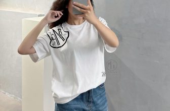[🆕🇻🇳] Minh Minh Nguyen (Minh Minh Shop vnxk) 👕 Top1Fashion 👗  Đắt xắt ra miếng, phải có trong tay nhen mí pồ ơi!!!
MON-CLER TShirt For MEN  Full tất tật!
HẾT LÀ HẾT luôn K VỀ lại đâu ạ!Miễn bàn về tổng thể, full đủ bộ xuất sắc luôn!!
Áo mix logo cả in và si , shares-0✔️ , likes-151❤️️ , date-2024-05-12 08:35:25🇻🇳🇻🇳🇻🇳📰🆕