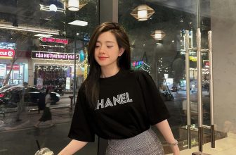[🆕🇻🇳] Anna Do – CHUYÊN BỘ TT CAO CẤP 👕 Top1Fashion 👗  Set ch.a.nel qc cc nha mấy bà uii, m ua 1 được 2 luôn nè. Chất đẹp đỉnhhh, áo có đệm vai
Đủ sz SM
________________________________________
Hàng sẵn , ả , shares-0✔️ , likes-31❤️️ , date-2024-04-24 04:41:20🇻🇳🇻🇳🇻🇳📰🆕