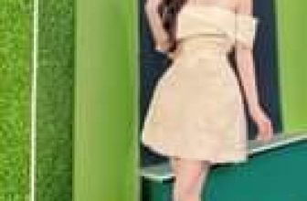 [🆕🇻🇳] DeNio – Phá bỏ lối mòn cũ của thời trang Việt 👕 Top1Fashion 👗  𝐃𝐞𝐧𝐢𝐨’𝐬 𝐌𝐮𝐬𝐞 𝐅𝐞𝐞𝐝𝐛𝐚𝐜𝐤
MC Thu Hoài duyên dáng khi diện thiết kế Mia Dress của DeNio.
____
Mia Off-shoulder 3D Lace Mini Dress (DN0651)
Color: Yellow
______ , shares-4✔️ , likes-37❤️️ , date-2024-05-08 13:00:06🇻🇳🇻🇳🇻🇳📰🆕