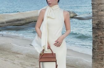 [🆕🇻🇳] Huong Boutique – Định hướng phong cách thời trang 👕 Top1Fashion 👗   𝐅𝐞𝐞𝐝𝐛𝐚𝐜𝐤 𝐟𝐫𝐨𝐦 𝐨𝐮𝐫 𝐛𝐞𝐚𝐮𝐭𝐢𝐟𝐮𝐥 𝐦𝐮𝐬𝐞Nàng thơ của nhà HUONG quá đỗi xinh đẹp và sang chảnh trong thiết kế đầm lụa cao cấp. Mẫu đầm maxi lụa với phần tà đã đ , shares-3✔️ , likes-38❤️️ , date-2024-05-08 12:59:33🇻🇳🇻🇳🇻🇳📰🆕