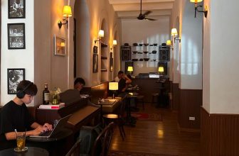 [☕️🇻🇳] 15.22 café – wine – live music ☕️ Top1Coffee ☕️ Những ngày lễ tụi mình thiệt nhẹ nhàng và thảnh thơi.
Du dương tiếng nhạc và chill chill trọn vẹn tâm hồn.
Đến @15.22cafe nghe , shares-0✔️ , likes-9❤️️ , date-2024-04-28 05:55:46🇻🇳🇻🇳🇻🇳📰🆕