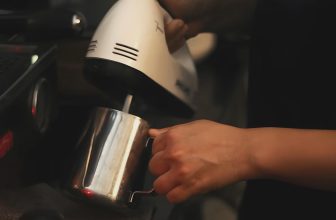 [☕️🇻🇳] Cố Thời Coffee 🥤 Top1Coffee ☕️ Sau này về già, sẽ kiếm một ngôi nhà bé bé, nằm trong hẻm nhỏ, mở một hidden coffee bar, lúc đó sẽ làm một bà lão U60 cool ngầu, , shares-0✔️ , likes-11❤️️ , date-2024-05-03 05:14:14🇻🇳🇻🇳🇻🇳📰🆕