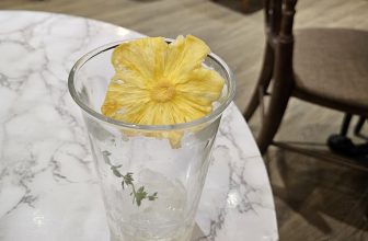 [☕️🇻🇳] Dear November Coffee 🥤 Top1Coffee ☕️ [Có thể bạn đã biết]
“Thơm” trong món Lê Thơm của chúng mình được các bạn nhân viên tự tay gọt, cắt và sấy khô  Các bạn iu yên t , shares-0✔️ , likes-14❤️️ , date-2024-04-28 03:17:31🇻🇳🇻🇳🇻🇳📰🆕