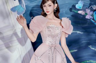 [🔑🇻🇳] WeDress cho thuê váy thiết kế, vintage, chụp ảnh cưới tại Hà Nội 🤝 Top1Rent 🔑  Váy nhà 𝓛𝓸𝓿𝓮𝓵𝔂𝓷 chưa bao giờ hết hot lunn chị em nha, cân mọi sự kiện,tiệc tùng,đám cưới, kỷ yếu,prom…
Các nàng inbox WE DRESS  , shares-0✔️ , likes-6❤️️ , date-2024-05-04 12:30:18🇻🇳🇻🇳🇻🇳📰🆕