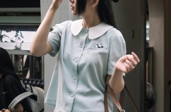 [🆕🇻🇳] 𝐌𝐚𝐢𝐬𝐨𝐧 𝐋𝐞𝐞𝐧𝐚𝐚 👕 Top1Fashion 👗  𝑹𝒐̛𝒊 𝒗𝒂̀𝒐 𝒎𝒖̀𝒂 𝒉𝒂̣  Có một chú gấu trúc rơi vào mùa hạ, nằm dài. Mùa hè nóng nực, sải lai mặc kệ sự đời, thư thái và nghỉ ngơi. Đó là thông điệp mà chiếc á , shares-1✔️ , likes-62❤️️ , date-2024-05-12 03:23:42🇻🇳🇻🇳🇻🇳📰🆕