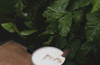 [☕️🇻🇳] Cố Thời Coffee 🥤 Top1Coffee ☕️ Tôi cứ tưởng trời mưa
Cho hôm nay bớt nắng
Ai ngờ trời vẫn nắng
Nên tôi làm cơn mưa —————
Cố Thời Coffee
145/6 Nguyễn Đình C , shares-0✔️ , likes-9❤️️ , date-2024-05-04 08:05:59🇻🇳🇻🇳🇻🇳📰🆕