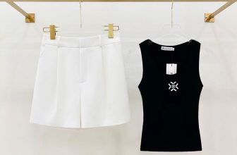 [🆕🇻🇳] CEVONNI 👕 Top1Fashion 👗  𝐂𝐄𝐕𝐎𝐍𝐍𝐈 𝐓𝐀𝐍𝐊𝐓𝐎𝐏: 𝐁𝐋𝐀𝐂𝐊 𝐎𝐑 𝐖𝐇𝐈𝐓𝐄?Item đa năng mà quý cô nào cũng nên sở hữu trong tủ đồ mùa Hè: áo tank top!Áo tanktop của CEVONNI tạo được điểm nhấn r , shares-0✔️ , likes-7❤️️ , date-2024-05-12 13:00:19🇻🇳🇻🇳🇻🇳📰🆕