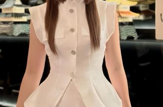 [🆕🇻🇳] 2Fleurs – You can have anything you want if you dress for it 👕 Top1Fashion 👗  𝐇𝐄𝐑 𝐎𝐔𝐓𝐅𝐈𝐓 | 2𝘍𝘭𝘦𝘶𝘳𝘴 𝘹 𝘚𝘢𝘳𝘢 𝘓𝘶𝘶𝟐𝐅𝐥𝐞𝐮𝐫𝐬 xin gửi lời cảm ơn ca sĩ Sara Lưu vì đã lựa chọn 𝐒𝐡𝐞𝐫𝐫𝐲 𝐬𝐞𝐭 cho buổi đi chơi vừa qua. Mỗi hình ảnh, mỗi s , shares-2✔️ , likes-28❤️️ , date-2024-05-16 02:41:41🇻🇳🇻🇳🇻🇳📰🆕