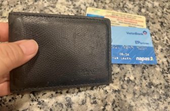 [☕️🇻🇳] Anni Coffee Cà Mau  🥤 Top1Coffee ☕️  GÓC NHẶT CỦA RƠI.
Anni coffee có nhặt được một cái ví của bạn khách đánh rơi. Bạn nào là chủ nhân, liên hệ quầy để nhận lại nh , shares-3✔️ , likes-17❤️️ , date-2024-05-04 02:57:53🇻🇳🇻🇳🇻🇳📰🆕