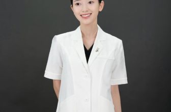 [🆕🇻🇳] Medwear – Thương hiệu thời trang y tế 👕 Top1Fashion 👗   MEDWEAR CHÍNH THỨC MỞ PRE-ORDER ROSIE BLOUSE NGẮN TAY!LẤY CẢM HỨNG TỪ VẺ ĐẸP MỀM MẠI CỦA HOA HỒNG!Medwear hân hạnh giới thiệu mẫu áo Rosie Blouse n , shares-0✔️ , likes-20❤️️ , date-2024-05-22 14:18:31🇻🇳🇻🇳🇻🇳📰🆕