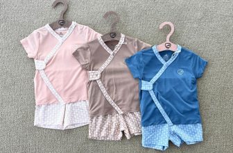 [🆕🇻🇳] BU Corner là Đại lý chính thức của BU Baby 😎❤️️⭐️  Bộ hè sơ sinh em về cực nhiều mẫu rồi ạ. Các mẹ đã sắm đồ hè cho bé chưa?
Chất sợi tre mềm mìn khỏi bàn. Hè oi bức mà mặc đồ sợi tre thì mát lịm 
Full màu , shares-0✔️ , likes-8❤️️ , date-2024-05-14 07:29:40🇻🇳🇻🇳🇻🇳📰🆕