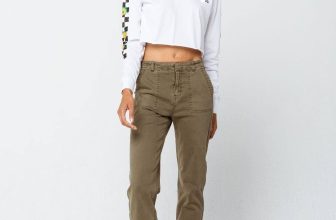 [🆕🇻🇳] GU Shop 👕 Top1Fashion 👗  \/ns Crop Long Sleeve cực chất dành cho Chị Em. Chất vải cotton mềm mịn . Hàng chính hãng , xịn 100%. Có các size S , M , L  theo size US. Giá 250K.
, shares-0✔️ , likes-2❤️️ , date-2024-05-16 02:50:01🇻🇳🇻🇳🇻🇳📰🆕