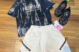 [🆕🇻🇳] Shop ZUKA Thời Trang Trẻ Em Cao Cấp 😎❤️️⭐️ HÀNG SẴN Ạ
ÁO THUN LOANG
HAI MÀU
TỪ 20kg đến 35kg
Hàng sẵn ạ
, shares-1✔️ , likes-3❤️️ , date-2024-05-16 02:23:46🇻🇳🇻🇳🇻🇳📰🆕