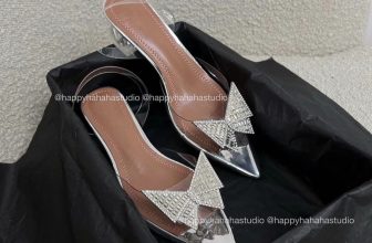 [🆕🇻🇳] 𝗛𝗮𝗽𝗽𝘆 𝗛𝗮𝗵𝗮𝗵𝗮 𝗦𝘁𝘂𝗱𝗶𝗼 (Hàng nhập cao cấp) 👕 Top1Fashion 👗  Đừng bỏ qua phụ kiện này để ghi điểm cho mỗi outfit của nàng! Các mẫu giày dép nhà Happy Hahaha Studio lựa chọn đều cơ bản và có thể mix&match, biến tấ , shares-0✔️ , likes-7❤️️ , date-2024-05-12 09:38:43🇻🇳🇻🇳🇻🇳📰🆕