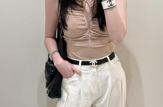 [🆕🇻🇳] 𝗛𝗮𝗽𝗽𝘆 𝗛𝗮𝗵𝗮𝗵𝗮 𝗦𝘁𝘂𝗱𝗶𝗼 (Hàng nhập cao cấp) 👕 Top1Fashion 👗  Outfit cho các cô nàng với đường nét cut- out hiện đại, quyến rũ mà không hề sến súa. Thiết kế dáng áo giúp tôn bờ vai thanh mảnh ghi điểm thu hút theo các , shares-0✔️ , likes-4❤️️ , date-2024-05-16 12:37:35🇻🇳🇻🇳🇻🇳📰🆕