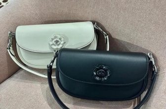 [🆕🇻🇳] Wellcome to CHIC HOUSE by CHIC VNXK 👕 Top1Fashion 👗  Đẹp dữ thần  nhẹ nhàng mà nhìn cuốn cực kì
C EMMY SADDLE BAG 23 with tea rose Dư xịn da Thật
Size tầm: 23 x 13 x5 cm. 2 dây đeo. Fulltag code kèm túi v , shares-0✔️ , likes-0❤️️ , date-2024-05-24 07:51:01🇻🇳🇻🇳🇻🇳📰🆕