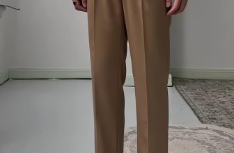 [🆕🇻🇳] LAS 👕 Top1Fashion 👗  Henry Trousers | LAS
Quần âu retro sang trọng cạp cao, có đai điều chỉnh bên hông thêm xếp ly đem lại một hình ảnh chỉn chu, tinh tế.
——
Cmt “.” hoặc  , shares-0✔️ , likes-4❤️️ , date-2024-05-23 06:36:59🇻🇳🇻🇳🇻🇳📰🆕