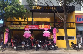 [☕️🇻🇳] Gia Cát Coffee – Cung cấp cây cảnh, nhận sét up cây cảnh cho quán cafe 🥤 Top1Coffee ☕️ Jerry Cofee – Điểm đến lý tưởng cho những người yêu thích cà phê.
Nhân dịp khai trương Jerry Coffeexin gửi đến quý khách hàng c , shares-1✔️ , likes-46❤️️ , date-2019-07-29 01:37:28🇻🇳🇻🇳🇻🇳📰🆕
