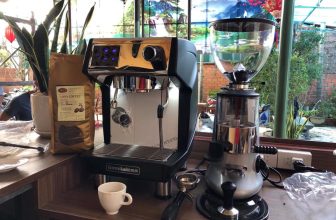 [☕️🇻🇳] Gia Cát Coffee – Cung cấp cây cảnh, nhận sét up cây cảnh cho quán cafe 🥤 Top1Coffee ☕️ Lắp đặt Combo máy pha cà phê CRM 3200 và cối xay HC 600 cho khách hàngCảm ơn anh / chị đã tin tưởng và lựa chọn sản phẩm của c , shares-1✔️ , likes-13❤️️ , date-2019-11-27 12:58:07🇻🇳🇻🇳🇻🇳📰🆕